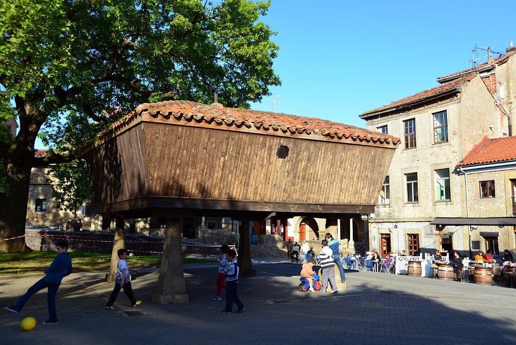 42 Aviles, casa asturiana.JPG